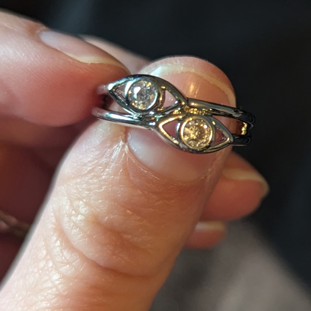 Prettybird Silver Eye Design Ring